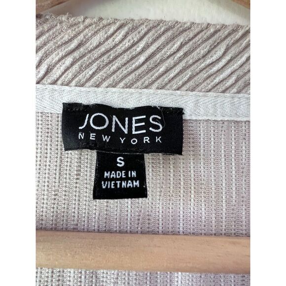 Women's short sleeve v-neck blouse cream casual comfort shoulder button size S - Picture 2 of 9